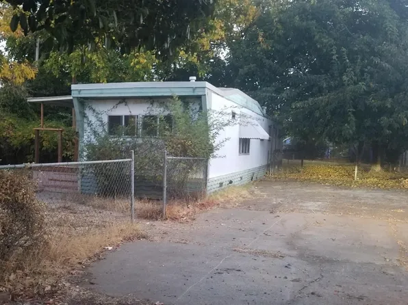 1910 Chapman Ave, Olivehurst, CA 95961