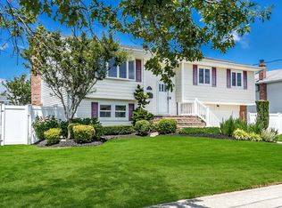 35 Florence Ave, Massapequa, NY 11758