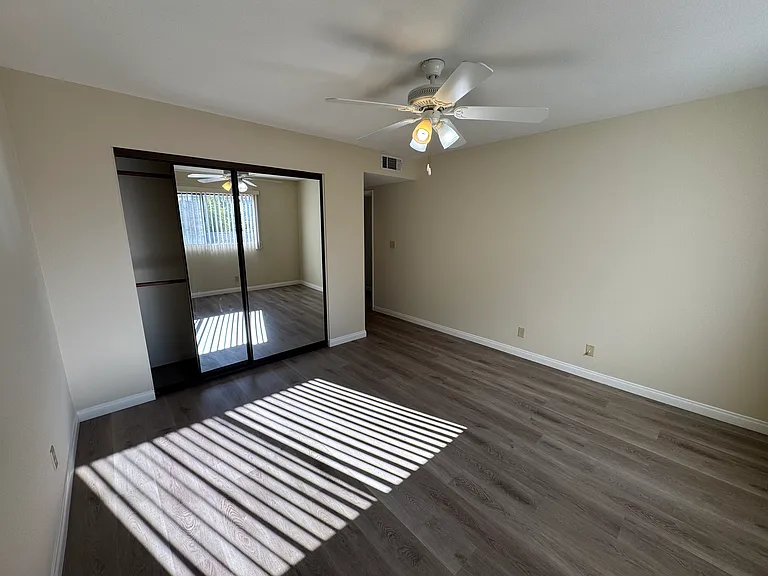 515 E Elmwood Ave #104 — Photo 9