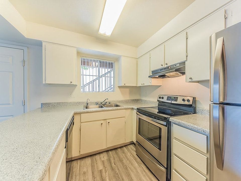 Emerald Bay kitchen