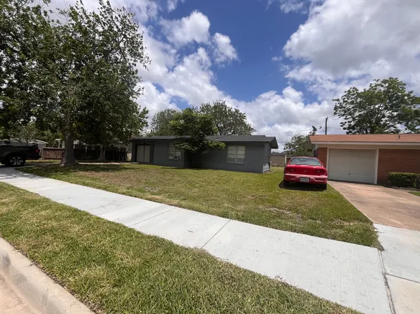 1908 Justice Dr, Port Lavaca, TX 77979