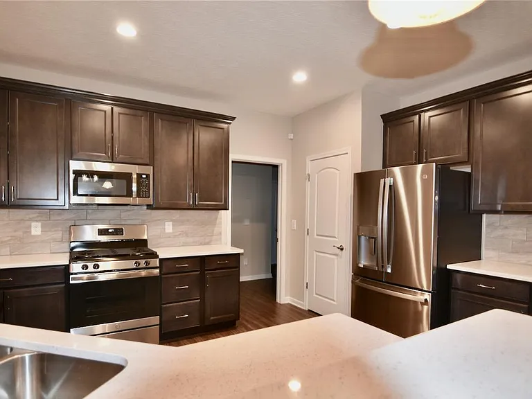 164 Broadmoore Blvd — Photo 7