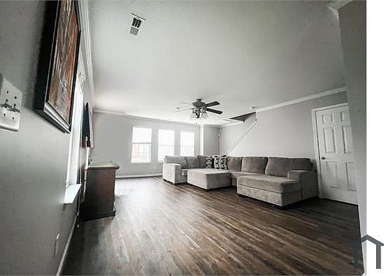 2nd image of 115 Breezeway Ln