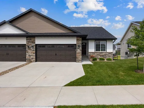 711 Creekside Dr, Tiffin, IA 52340