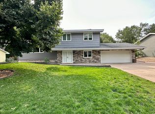 128 E Golden Lake Ln, Circle Pines, MN 55014