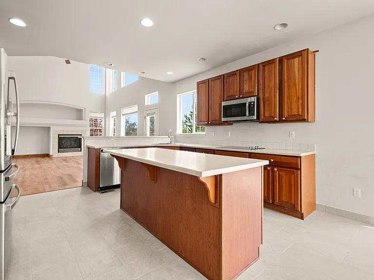 20981 E Hampden Pl — Photo 9