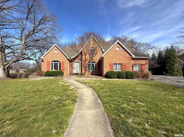 44 Woodland Trl, Rochester, IL 62563