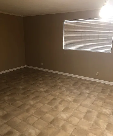 102 Country Club Dr #F — Photo 5