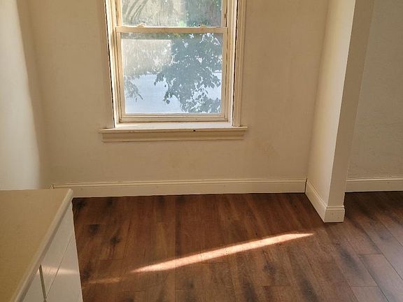2nd image of 3561 Itaska St #102