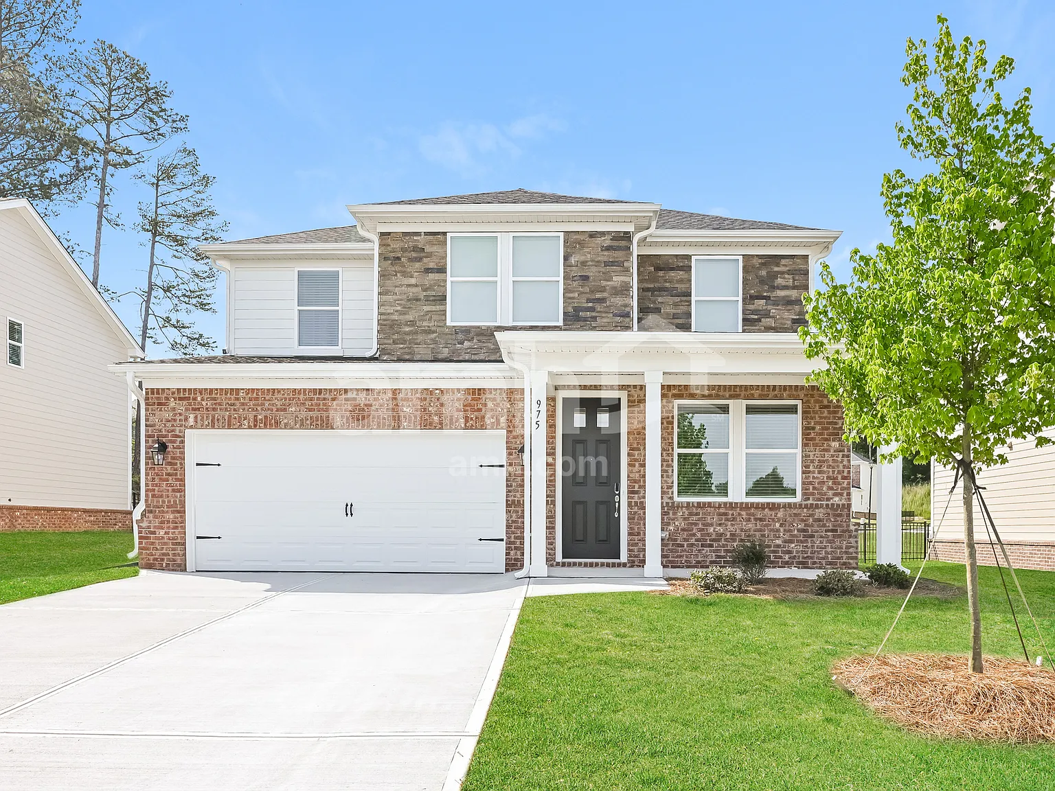 4 bed, 2.5 bath, 2293 sqft, $2,480 — Photo 1
