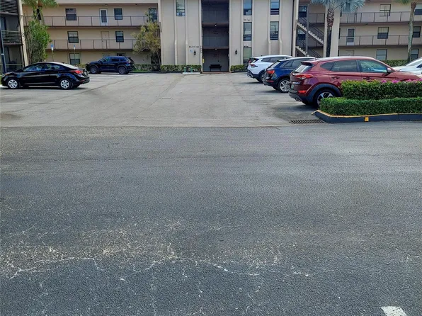 7950 W Mcnab Road #124, Tamarac, FL 33321