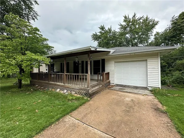 16204 E 35th St S, Independence, MO 64055