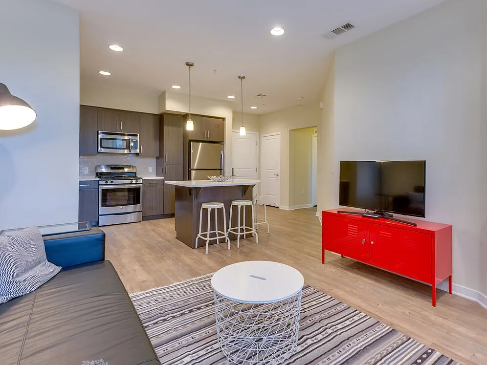 Avalon Irvine — Photo 3