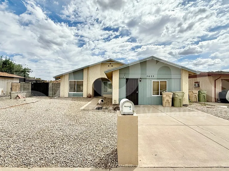 5625 W Campo Bello Dr — Photo 1