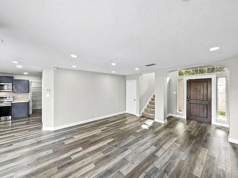 4902 Crestwood Hill Dr — Photo 8