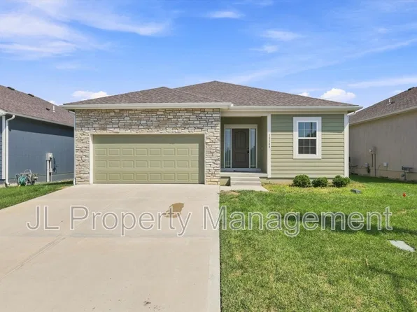 15348 Jessica St, Parkville, MO 64152