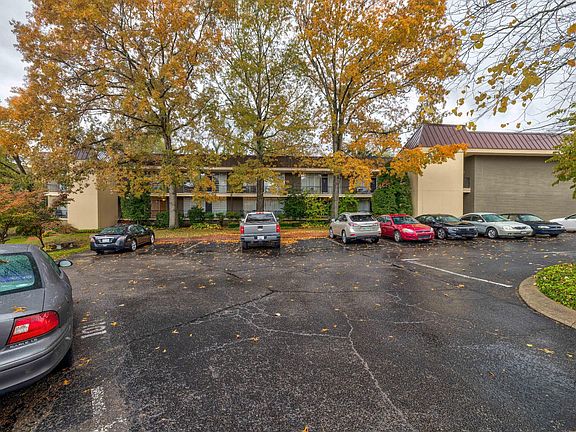 3rd image of 3909 Whitland Ave APT 102
