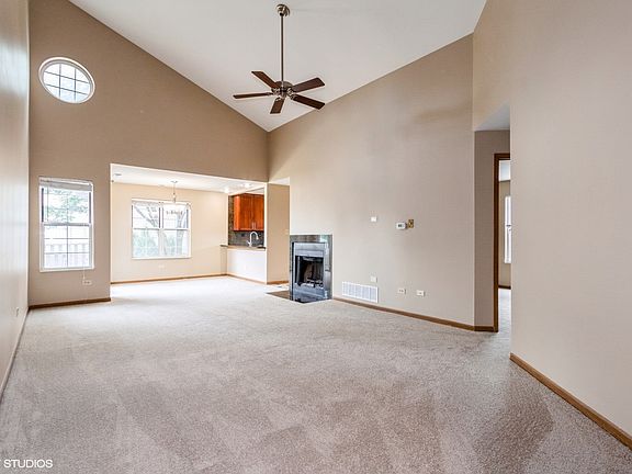 3rd image of 1752 Eastwood Ct APT 5