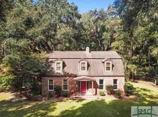 2129 Grove Point Rd, Savannah, GA 31419