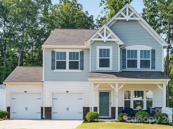 1107 Dewhurst Cir, Charlotte, NC 28214