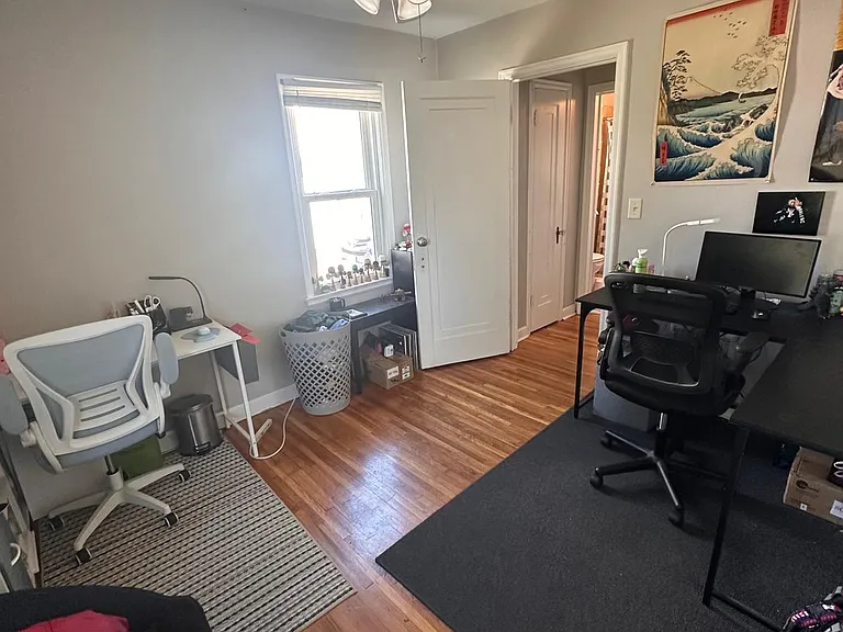707 11th Ave NE — Photo 6