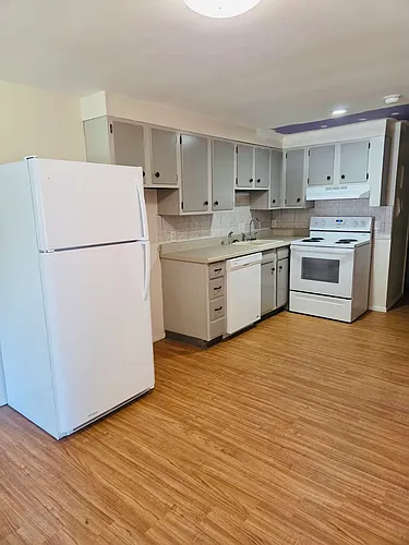 49 Nolan Dr #2E Photo 1