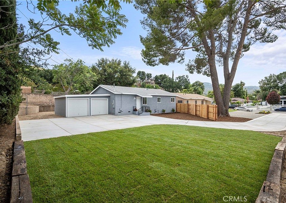 1st image of 25056 Everett Dr
