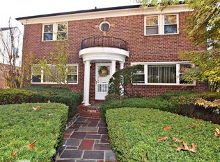 8534 Chevy Chase St, Jamaica, NY 11432