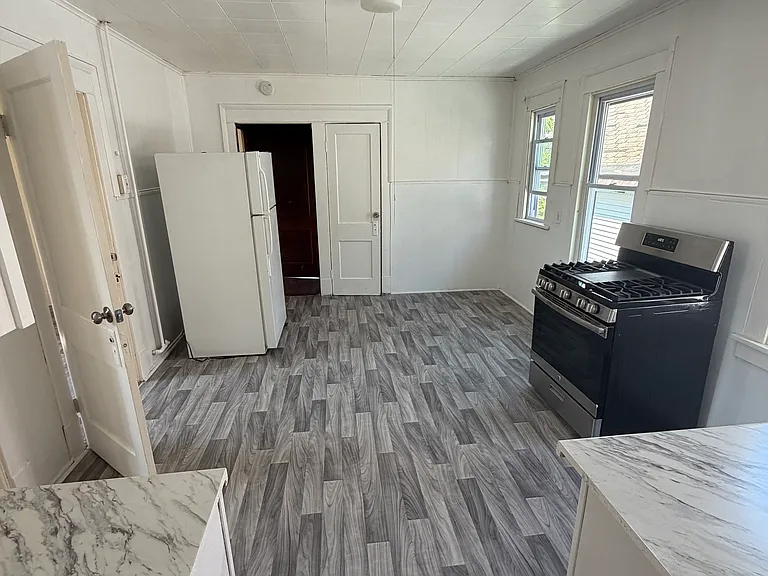 114 Landon St #U — Photo 6
