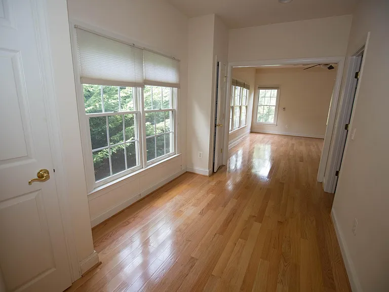 2339 Sandburg St — Photo 17