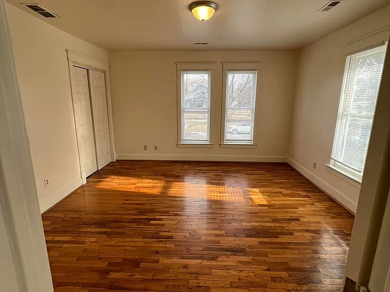 411 SW Tyler St #413 — Photo 4