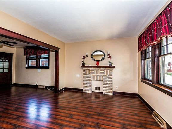 3rd image of 111 Frankfort Ave