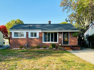 32096 Glen St, Westland, MI 48186