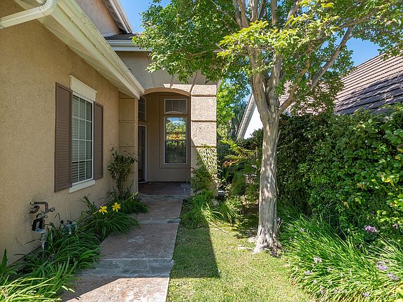 3rd image of 2357 Laurelwood Dr
