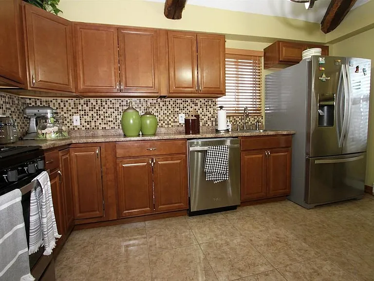56 Crescent Ave #2L — Photo 6