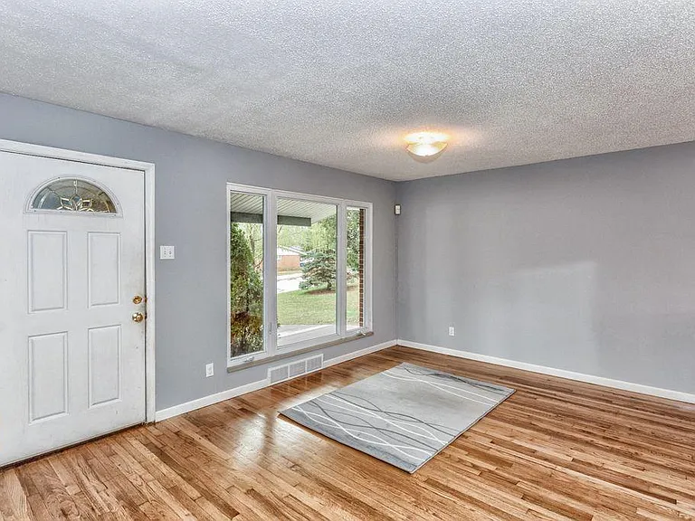 9967 Doerste Ct — Photo 2