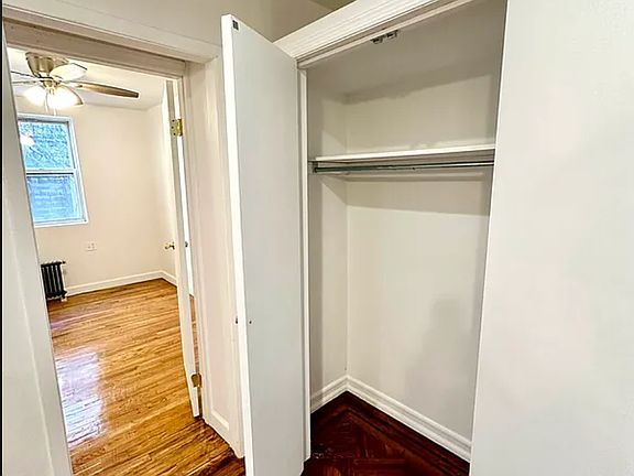 4th image of 223 W 78th St