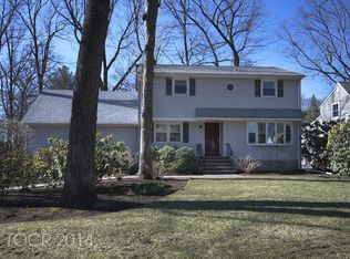 130 Elmwood Ave, Allendale, NJ 07401