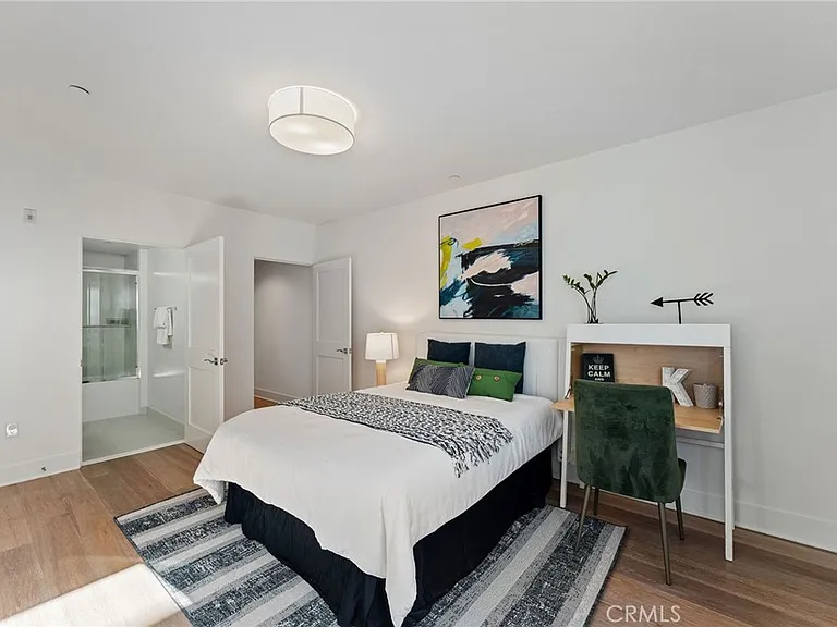 118 N Kings Rd #201 — Photo 22