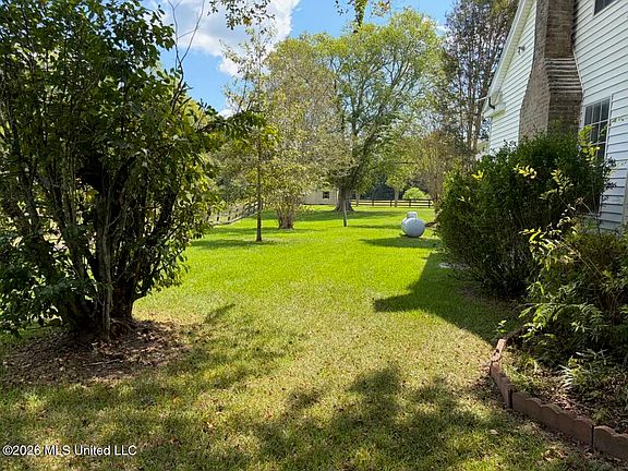 5th image of 1046 Mullins Ln