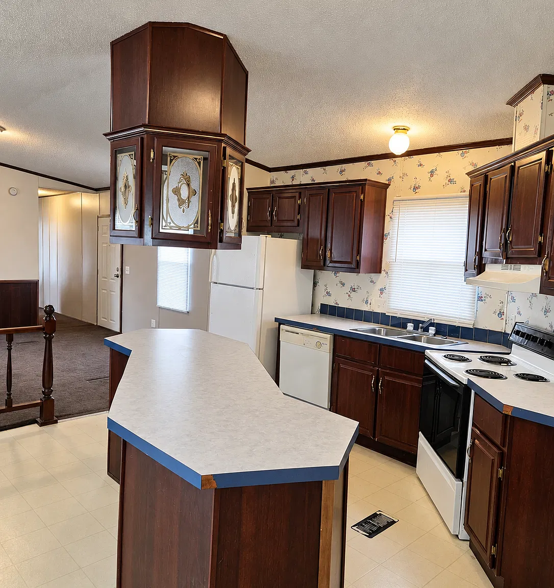 18125 Macarthur Dr — Photo 3