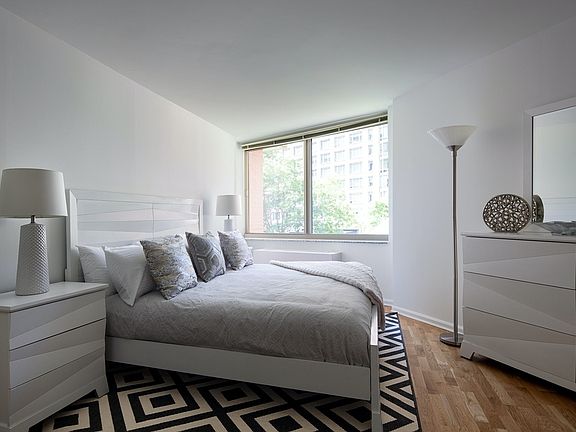 5th image of 400 Chambers St APT 9G