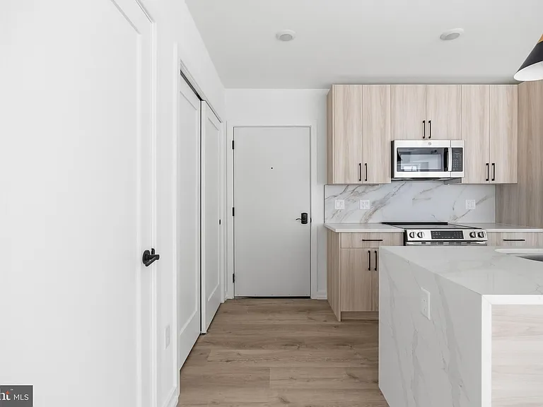 208 Vine St #2E — Photo 2
