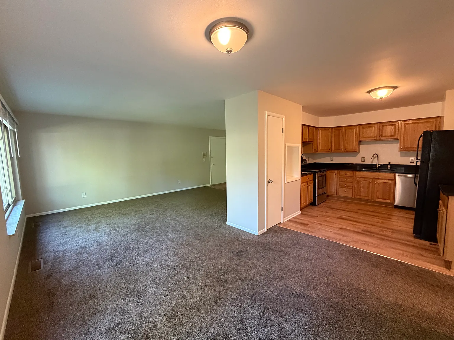 2 bed, 1.5 bath, 898 sqft, $1,675 — Photo 4