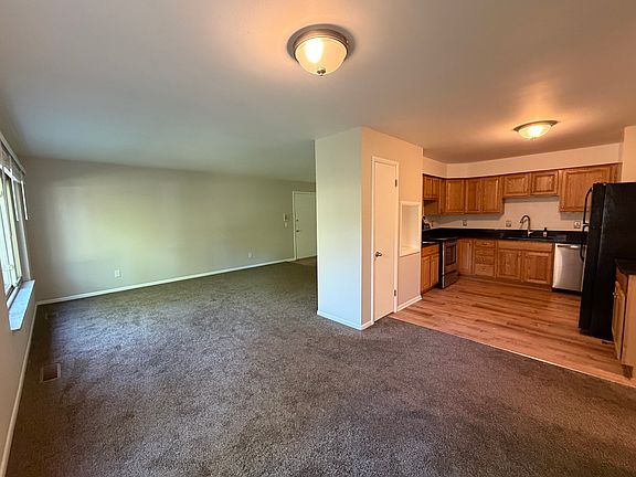 4th image of 946 N Adams Rd Unit 3