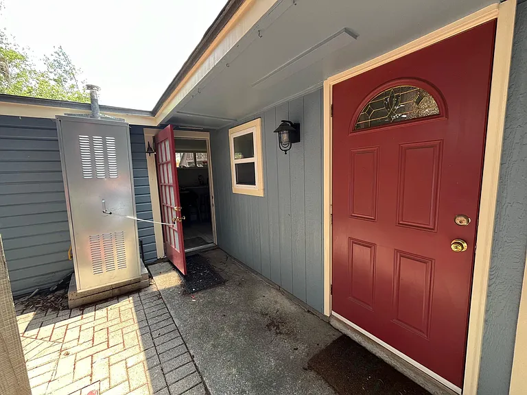 "Garden House" has two Entrances - front door and kitchen door.