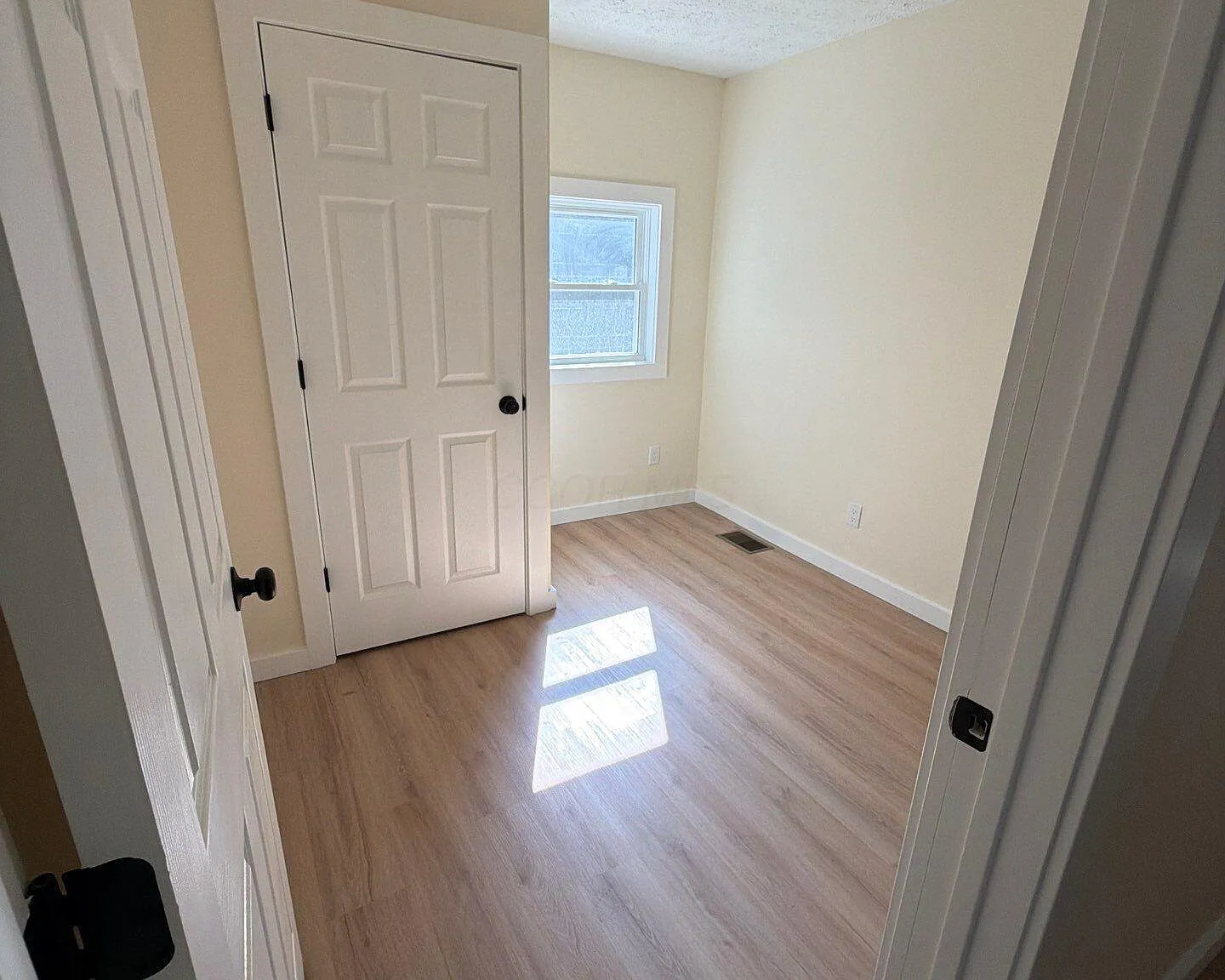 3 bed, 1.5 bath, 1312 sqft, $2,249 — Photo 3