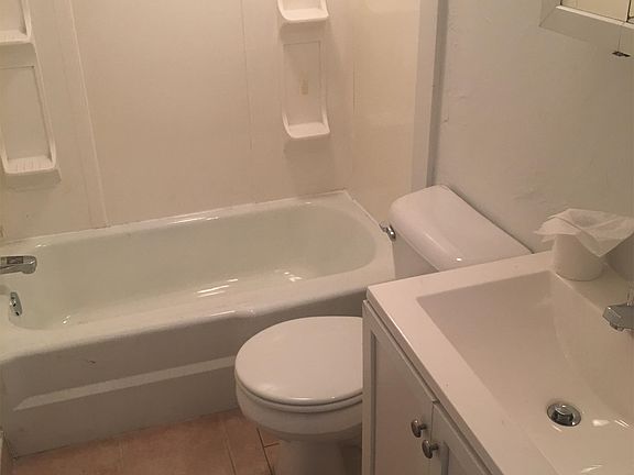2nd Floor Bathroom