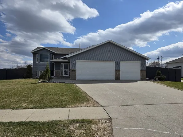 3340 46th Ave S, Fargo, ND 58104