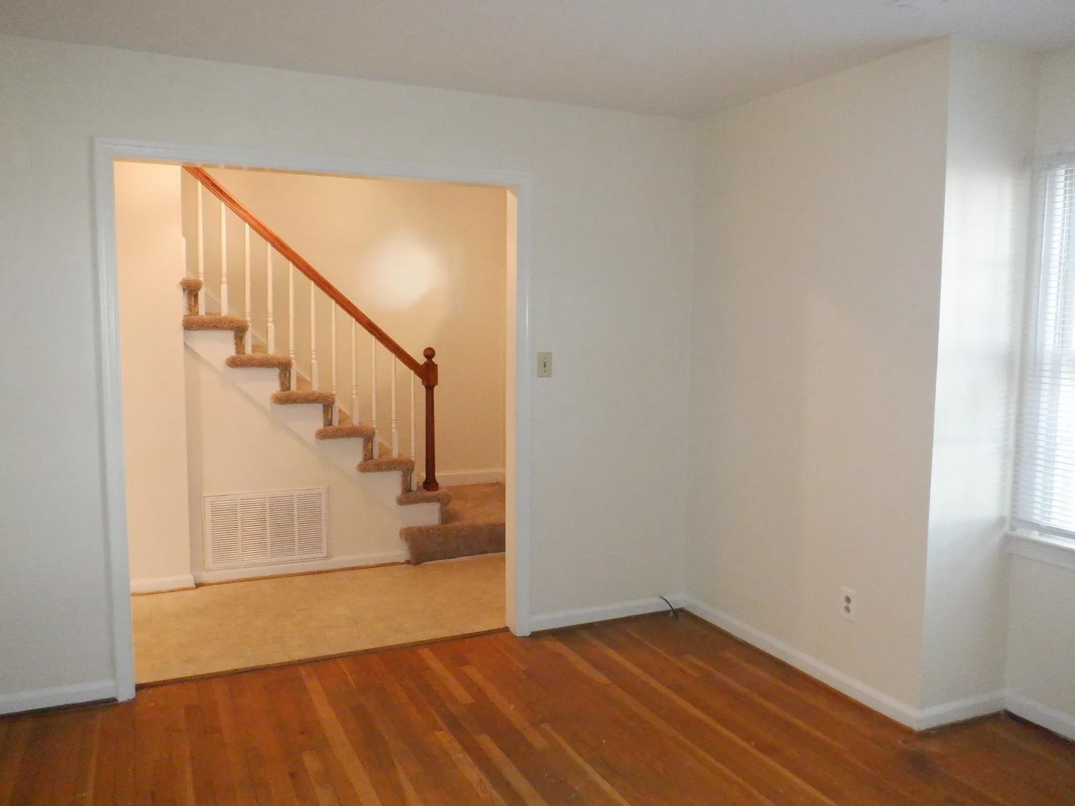 4 bed, 1.5 bath, 1699 sqft, $1,995 — Photo 3